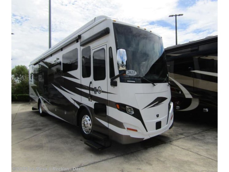 Email now about this 2023 Tiffin Allegro Red 37BA! Used 2023 Tiffin Allegro Red 37BA available in Davie, Florida