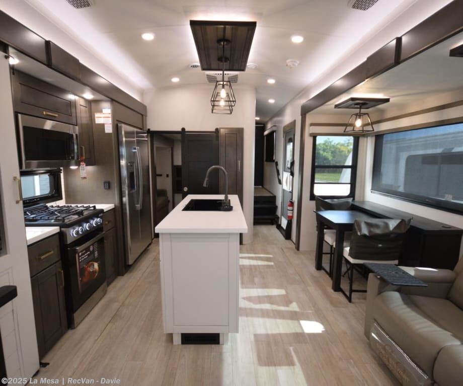 Call now about this 2026 Heartland Bighorn 37MD! 2026 Heartland Bighorn 37MD - New Fifth Wheel For Sale by La Mesa | RecVan - Davie in Davie, Florida