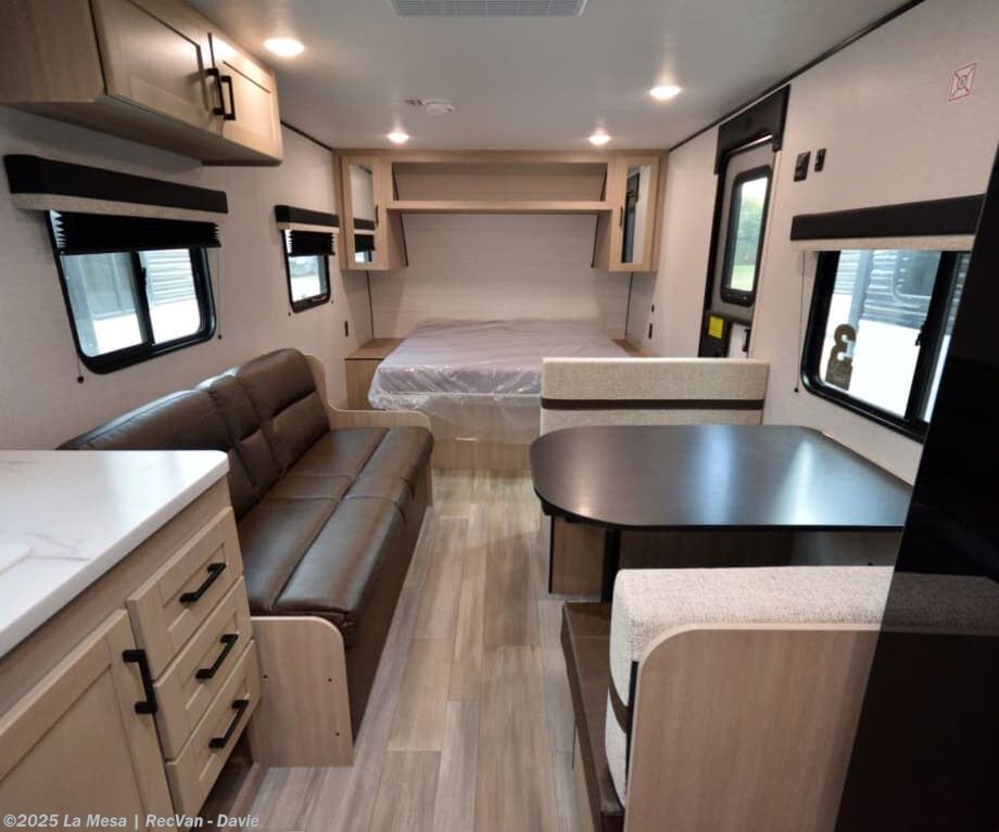 Call now about this 2026 Heartland Prowler Lynx 2500BH! 2026 Heartland Prowler Lynx 2500BH - New Travel Trailer For Sale by La Mesa | RecVan - Davie in Davie, Florida