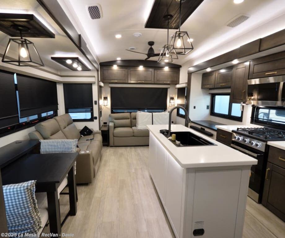 Contact us now about this 2026 Heartland Bighorn 31RL! 2026 Bighorn 31RL by Heartland from La Mesa | RecVan - Davie in Davie, Florida