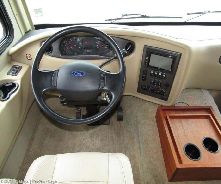 Call now about this 2017 Holiday Rambler Vacationer 35K! 2017 Holiday Rambler Vacationer 35K - Used Class A For Sale by La Mesa | RecVan - Davie in Davie, Florida