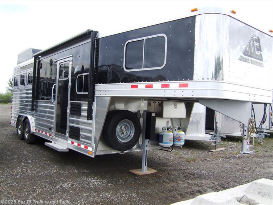 2017 Elite Trailers Mustang 3 Horse Gooseneck with 8'8" Living Quarters 2017 Elite Trailers Mustang 3 Horse Gooseneck with 8'8" Living Quarters