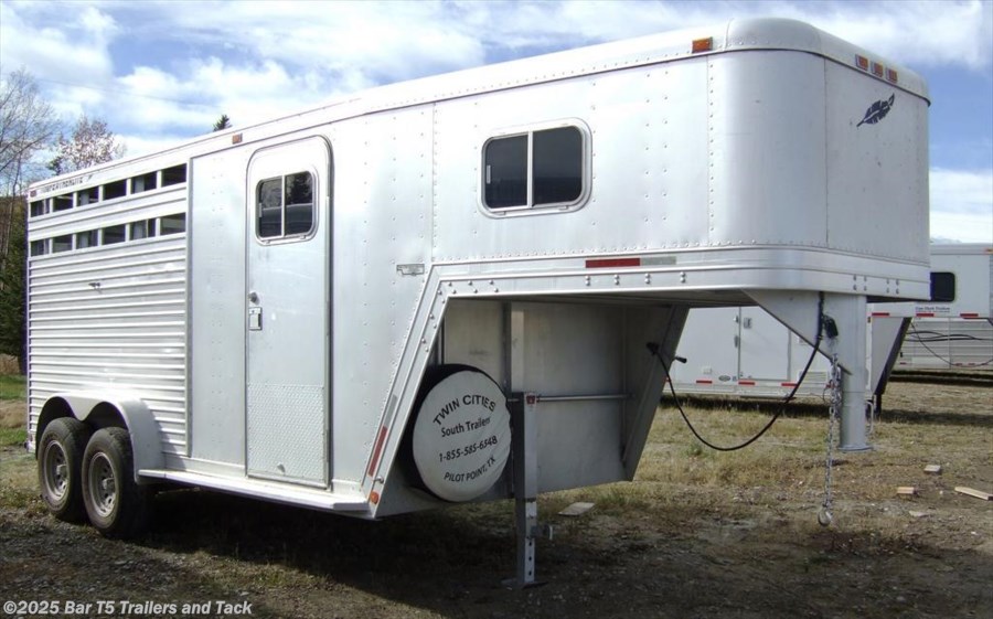 1993 Featherlite 3 Horse Angle Haul Gooseneck Stock Combo 1993 Featherlite 3 Horse Angle Haul Gooseneck Stock Combo