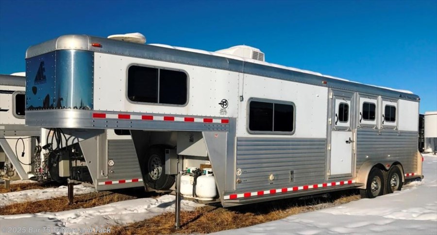 2008 Elite Trailers 3 Horse GN w/8'8" Mustang Living Quarters 2008 Elite Trailers 3 Horse GN w/8'8" Mustang Living Quarters