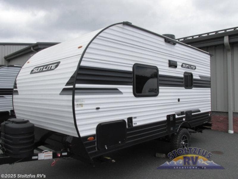 Email now about this 2025 Sunset Park RV Sun Lite 18RD! New 2025 Sunset Park RV Sun Lite 18RD available in Adamstown, Pennsylvania