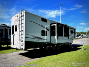 Call now about this 2025 Palomino Columbus 376DS! 2025 Palomino Columbus 376DS - New Fifth Wheel For Sale by Optimum RV - Ocala in Ocala, Florida features Awning, Slideout