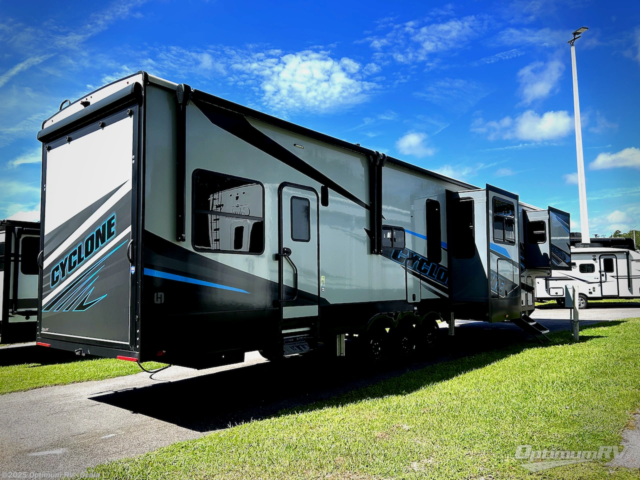 Call now about this 2025 Heartland Cyclone 4008! 2025 Heartland Cyclone 4008 - New Fifth Wheel For Sale by Optimum RV - Ocala in Ocala, Florida features Awning, Slideout