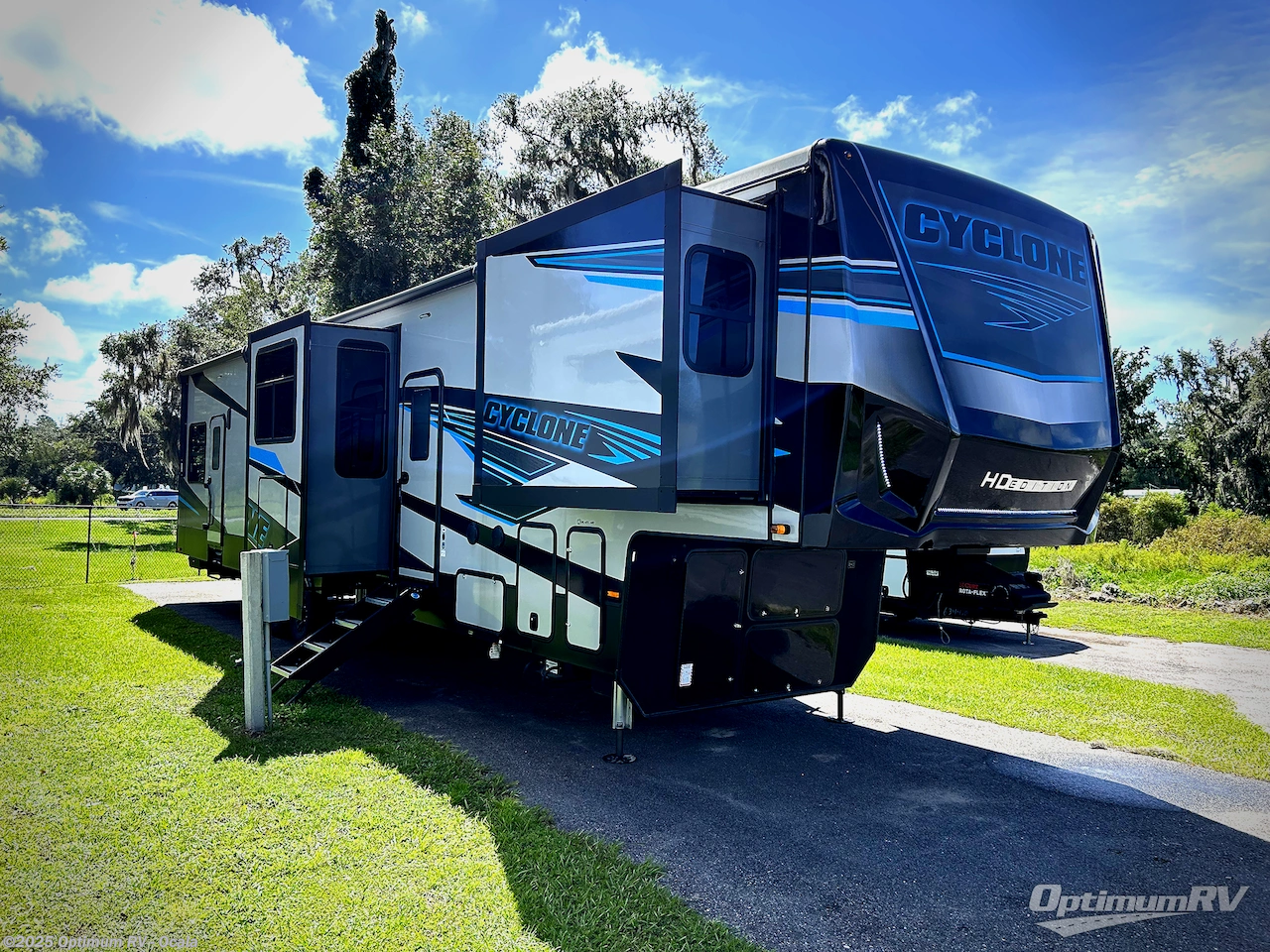 Email now about this 2025 Heartland Cyclone 4008! New 2025 Heartland Cyclone 4008 available in Ocala, Florida