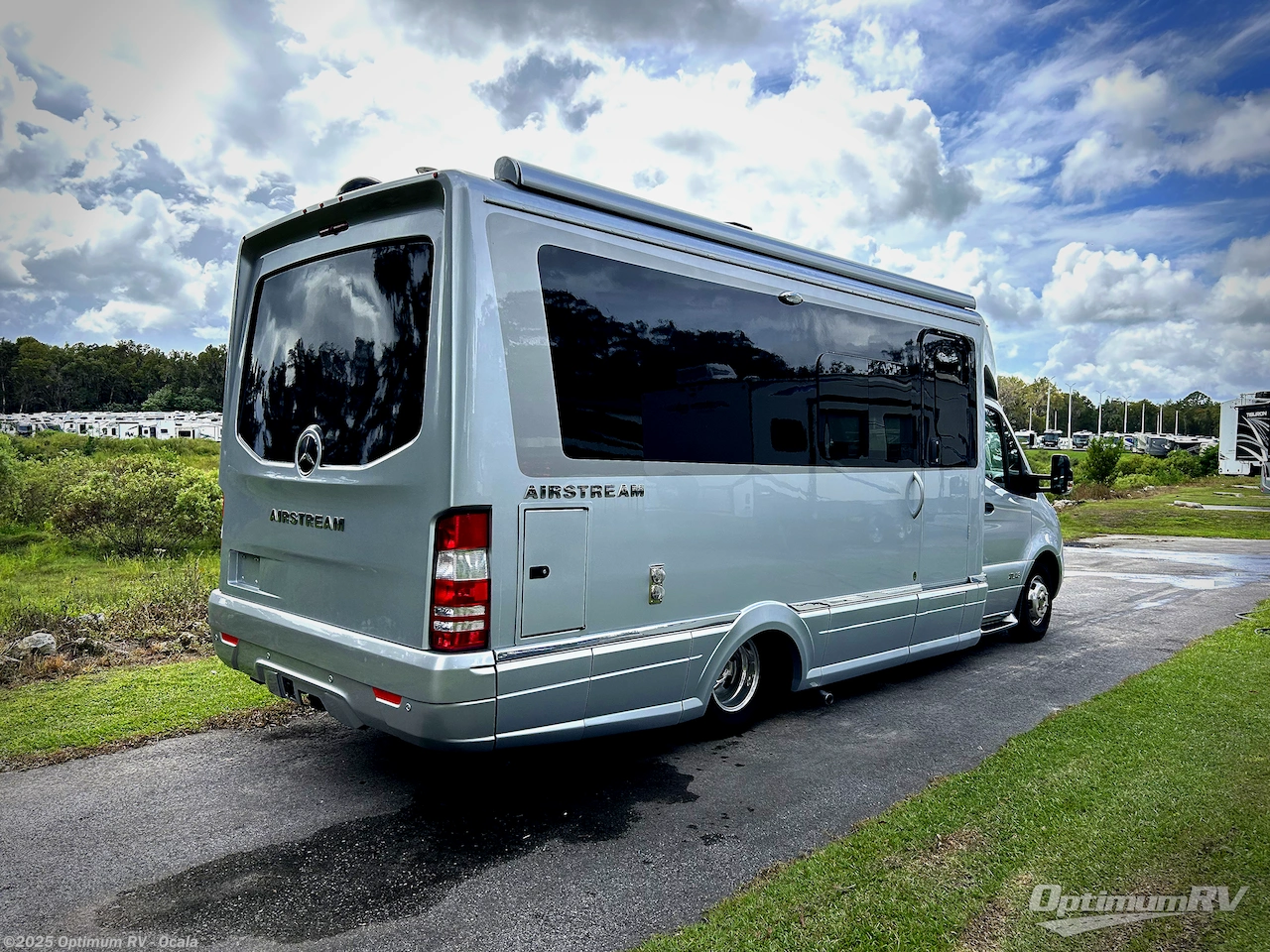 Call now about this 2022 Airstream Atlas Murphy Suite! 2022 Airstream Atlas Murphy Suite - Used Class B For Sale by Optimum RV - Ocala in Ocala, Florida features Awning, Slideout