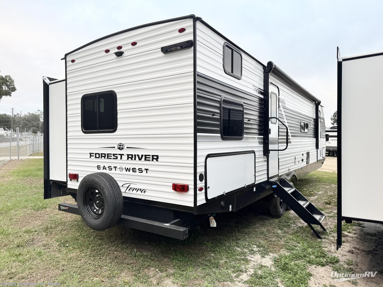 Contact us now about this 2025 East to West Della Terra 312BH! 2025 Della Terra 312BH by East to West from Optimum RV - Ocala in Ocala, Florida