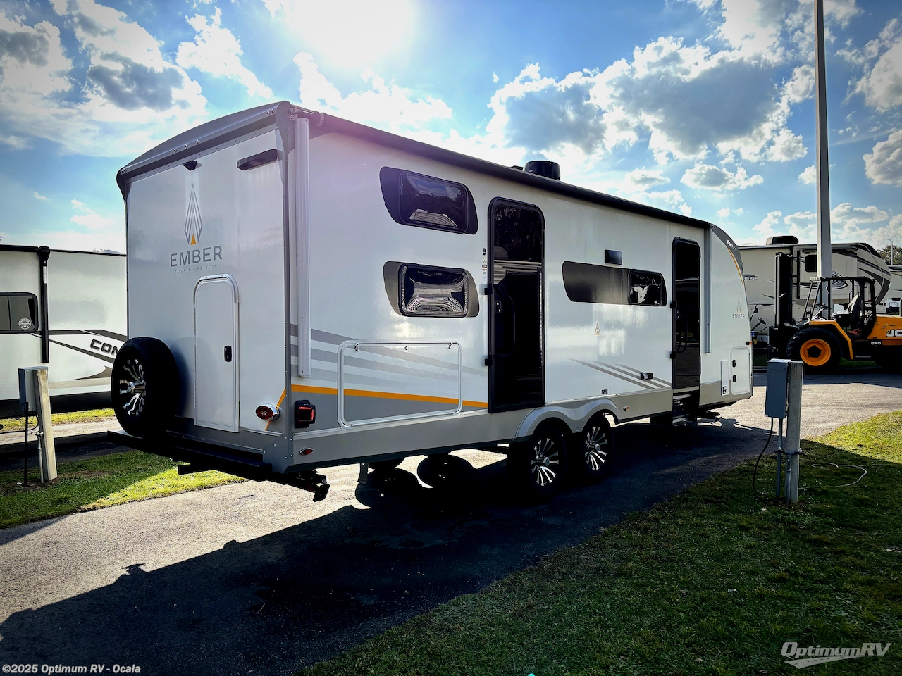 Call now about this 2023 Ember RV Touring Edition 24BH! 2023 Ember RV Touring Edition 24BH - Used Travel Trailer For Sale by Optimum RV - Ocala in Ocala, Florida features Slideout, Awning