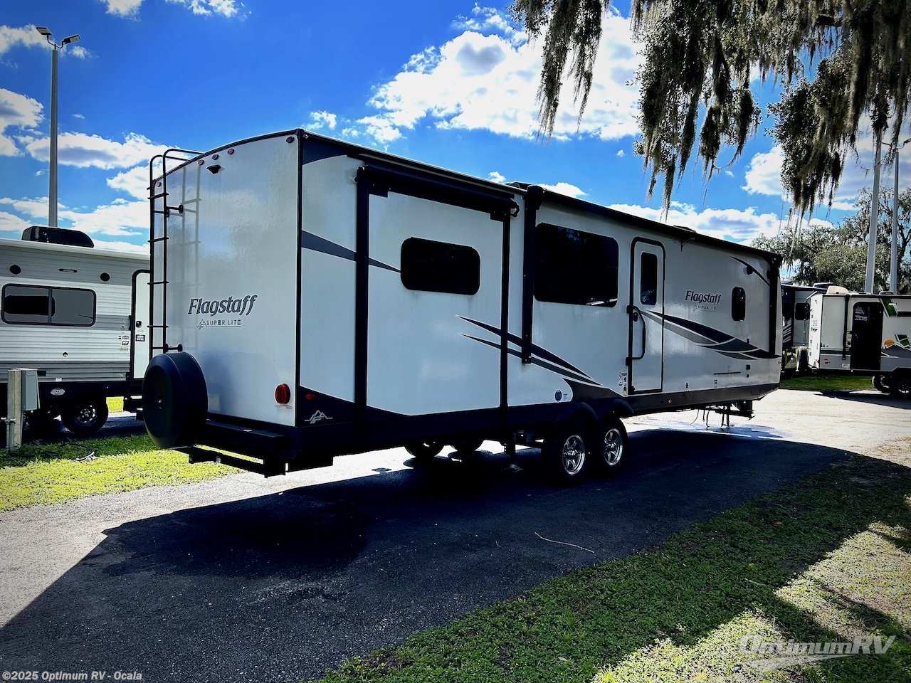 Call now about this 2025 Forest River Flagstaff Super Lite 29RLS! 2025 Forest River Flagstaff Super Lite 29RLS - New Travel Trailer For Sale by Optimum RV - Ocala in Ocala, Florida features Slideout, Awning