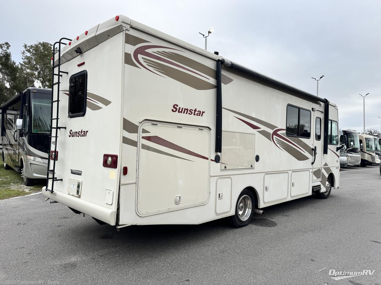 Call now about this 2017 Winnebago Sunstar 29VE! 2017 Winnebago Sunstar 29VE - Used Class A For Sale by Optimum RV - Ocala in Ocala, Florida features Awning, Slideout