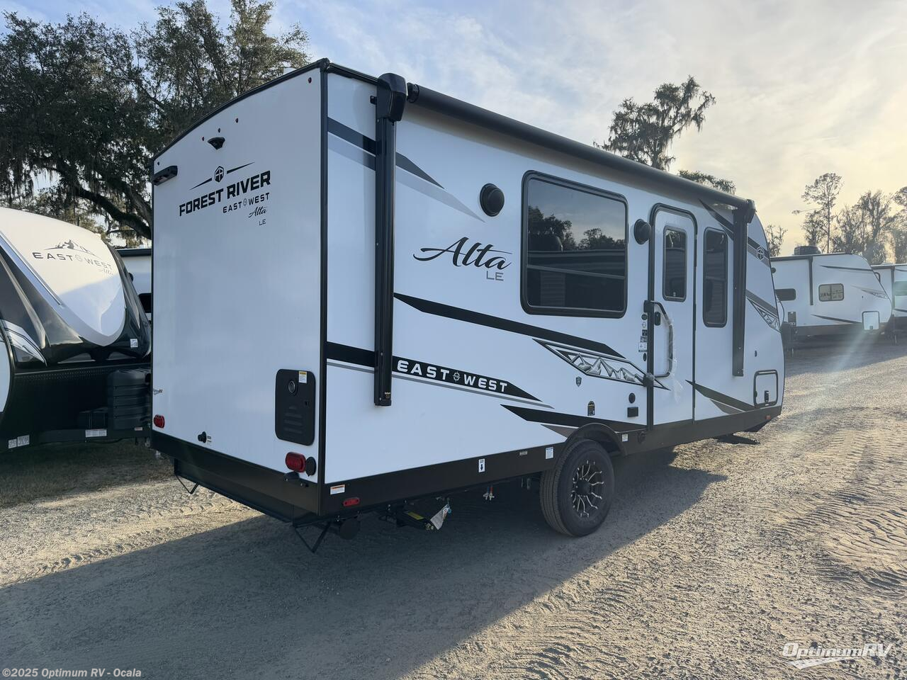 Call now about this 2025 East to West Alta 1600MRB! 2025 East to West Alta 1600MRB - New Travel Trailer For Sale by Optimum RV - Ocala in Ocala, Florida features Awning