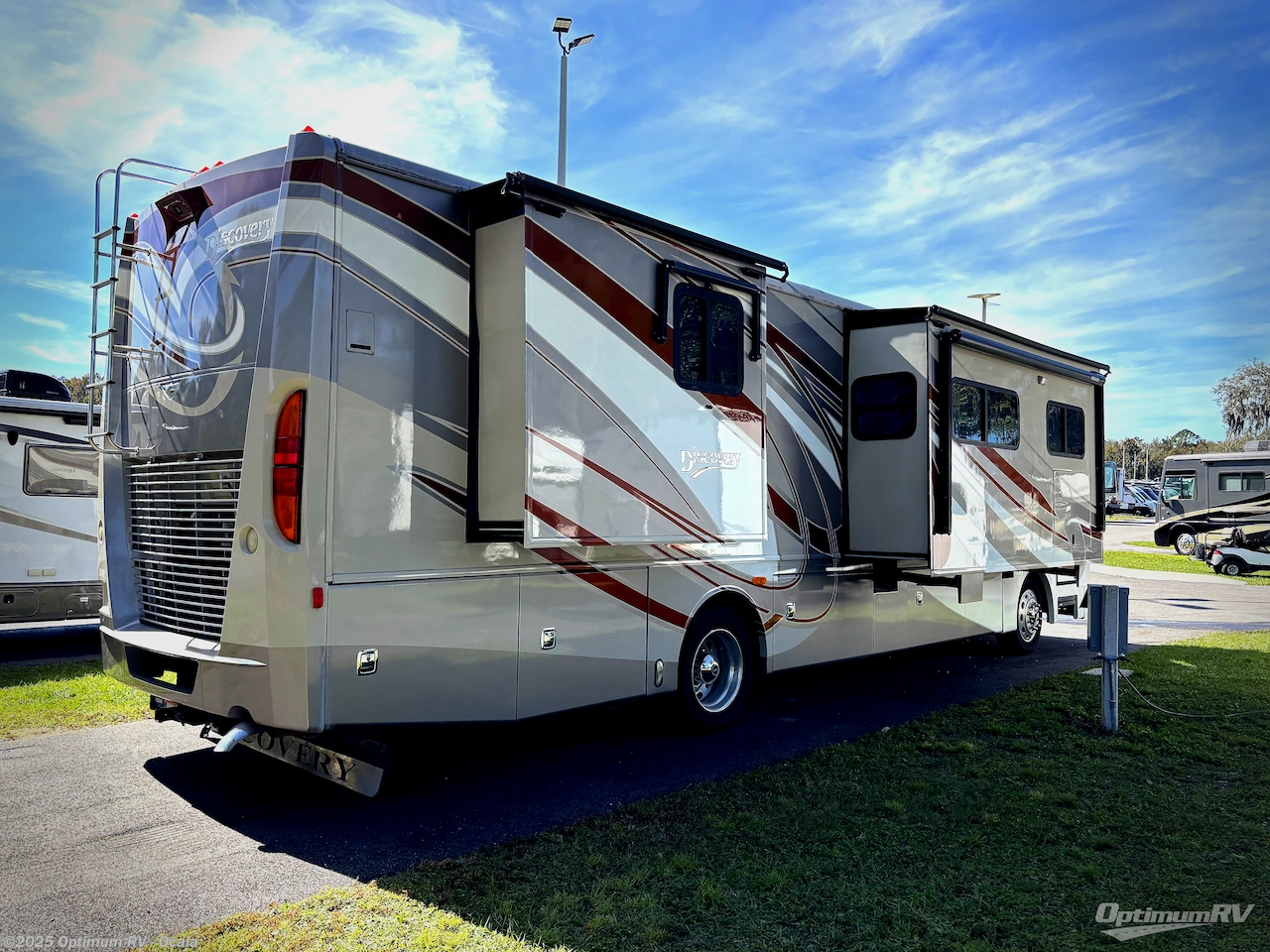 Call now about this 2012 Fleetwood Discovery 36J! 2012 Fleetwood Discovery 36J - Used Class A For Sale by Optimum RV - Ocala in Ocala, Florida features Slideout