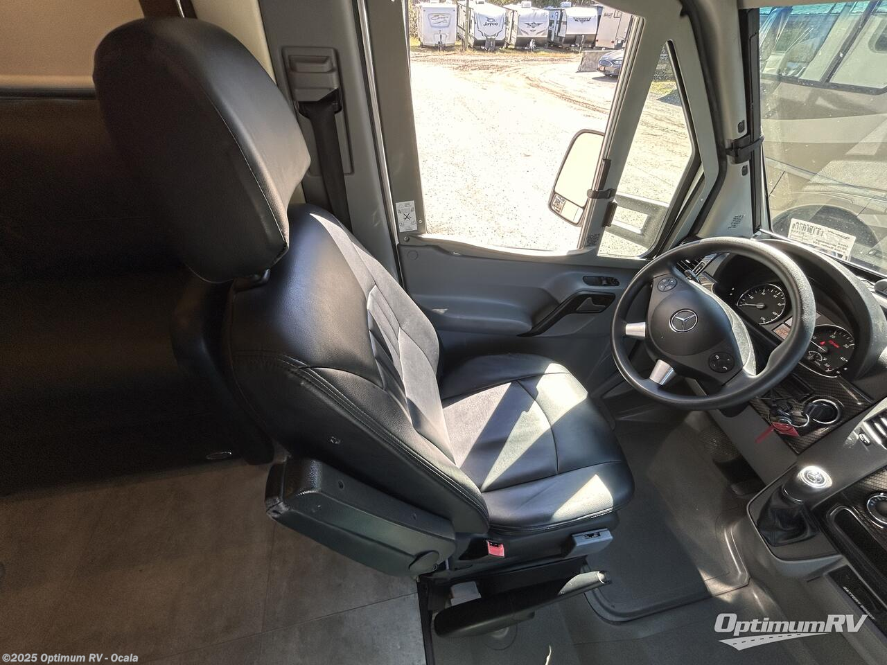 Call now about this 2015 Itasca Navion 24V! 2015 Itasca Navion 24V - Used Class C For Sale by Optimum RV - Ocala in Ocala, Florida features Slideout
