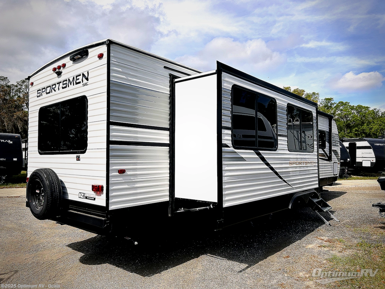 Call now about this 2025 K-Z Sportsmen SE 303QBSE! 2025 K-Z Sportsmen SE 303QBSE - New Travel Trailer For Sale by Optimum RV - Ocala in Ocala, Florida features Slideout, Awning