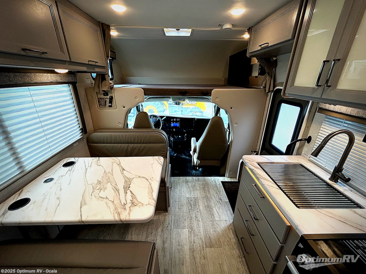 Used 2024 Thor Chateau 22B available in Ocala, Florida