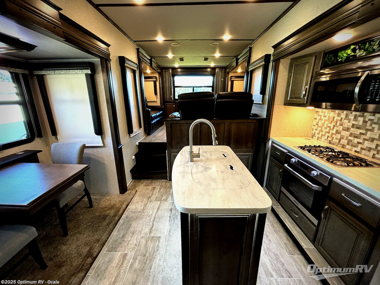 Call now about this 2019 Keystone Montana 3791RD! 2019 Keystone Montana 3791RD - Used Fifth Wheel For Sale by Optimum RV - Ocala in Ocala, Florida features Awning, Slideout