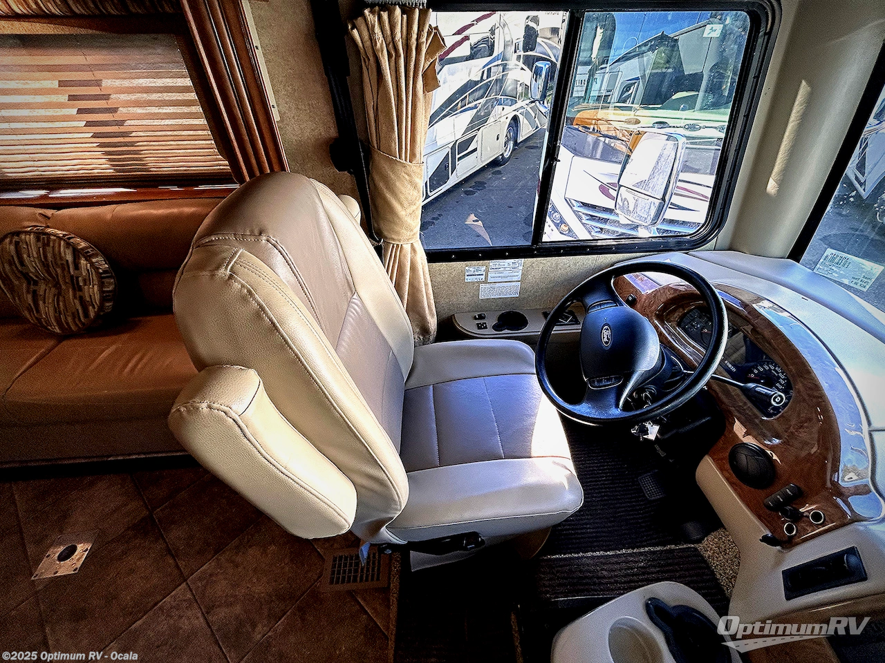 Contact us now about this 2015 Thor ACE 30.1! 2015 ACE 30.1 by Thor from Optimum RV - Ocala in Ocala, Florida