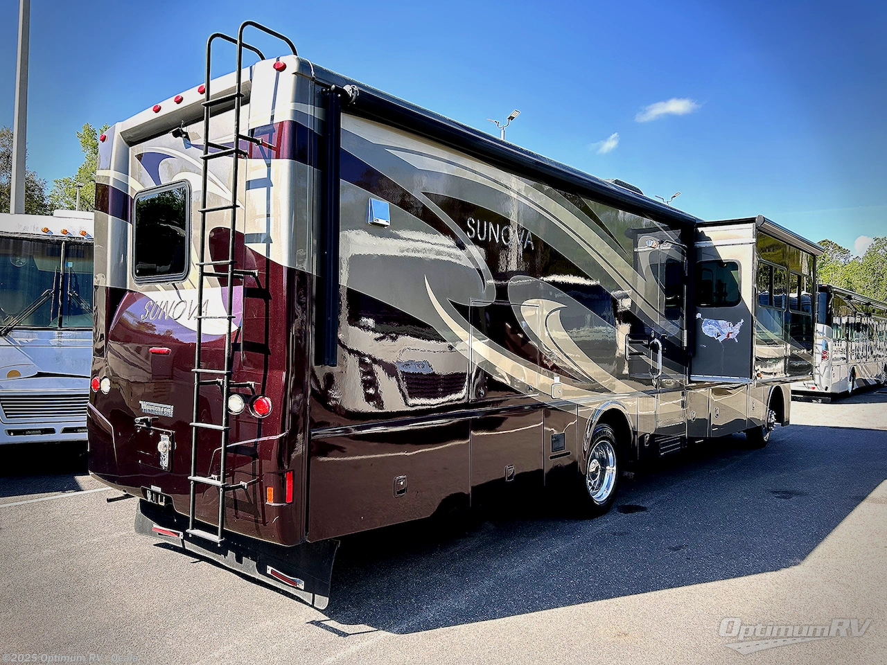 Call now about this 2015 Itasca Sunova 35G! 2015 Itasca Sunova 35G - Used Class A For Sale by Optimum RV - Ocala in Ocala, Florida features Slideout