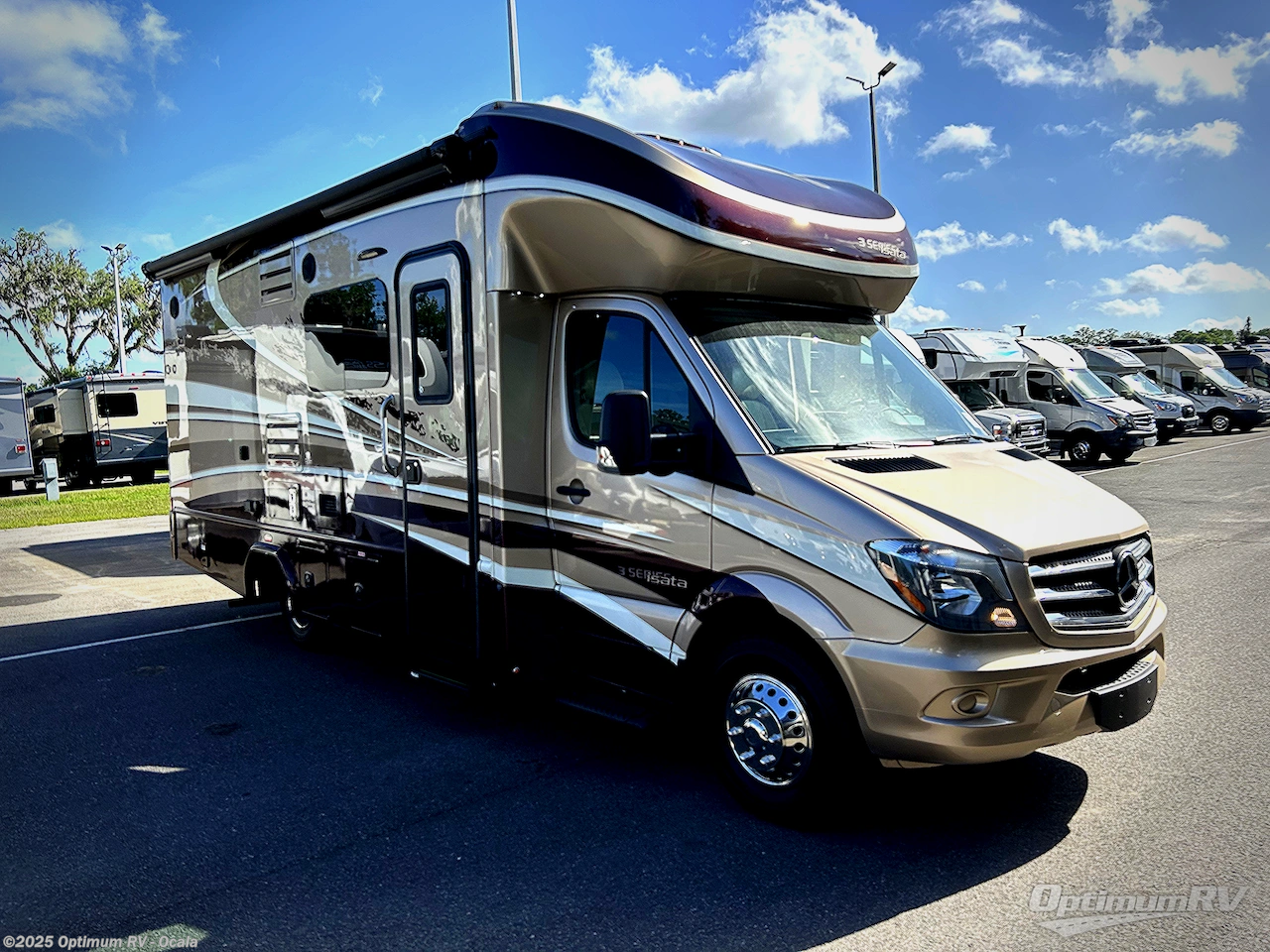 Email now about this 2018 Dynamax Corp isata 3 24FW! Used 2018 Dynamax Corp isata 3 24FW available in Ocala, Florida