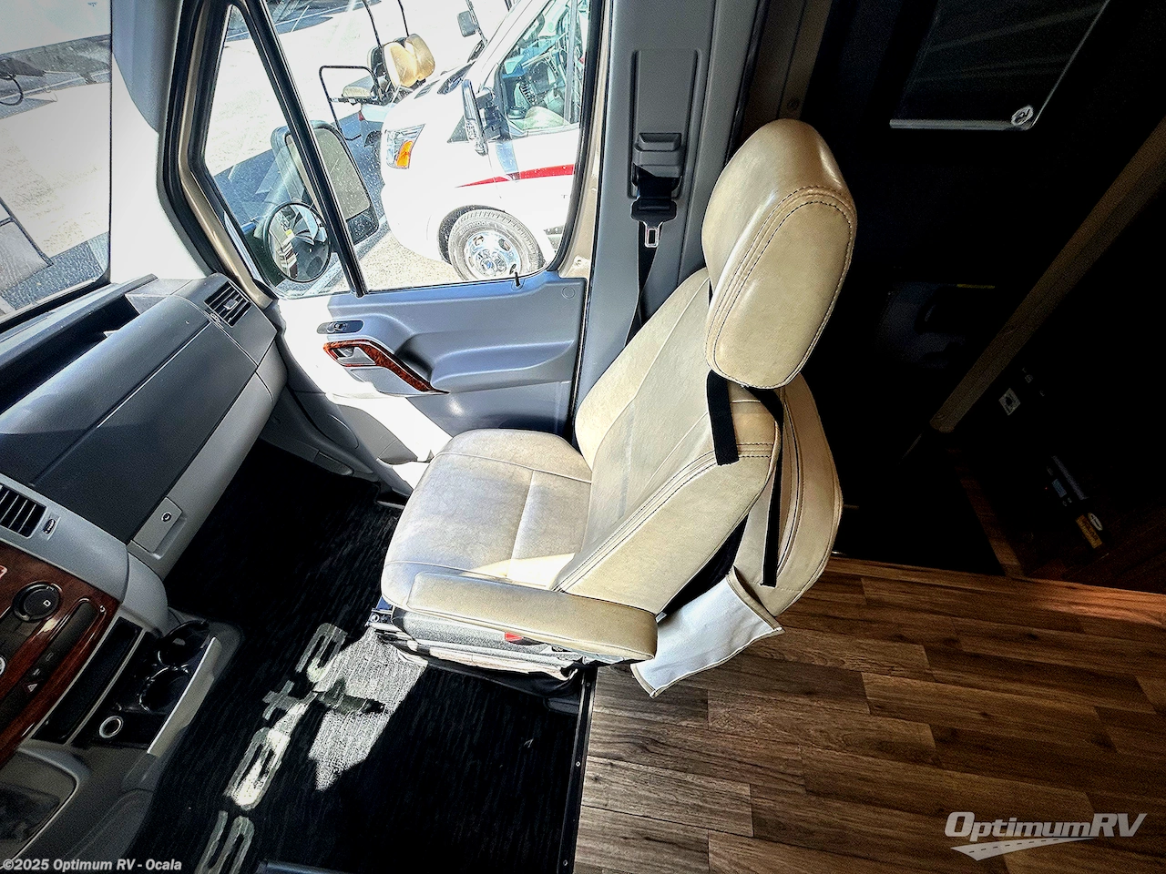 Contact us now about this 2018 Dynamax Corp isata 3 24FW! 2018 isata 3 24FW by Dynamax Corp from Optimum RV - Ocala in Ocala, Florida