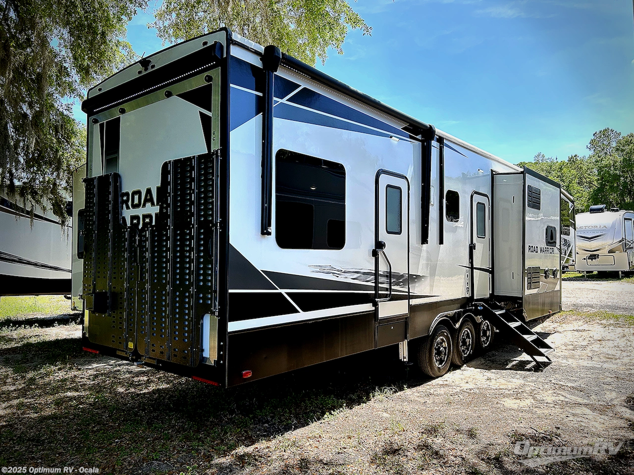 Call now about this 2023 Heartland Road Warrior 397! 2023 Heartland Road Warrior 397 - Used Fifth Wheel For Sale by Optimum RV - Ocala in Ocala, Florida features Awning, Slideout