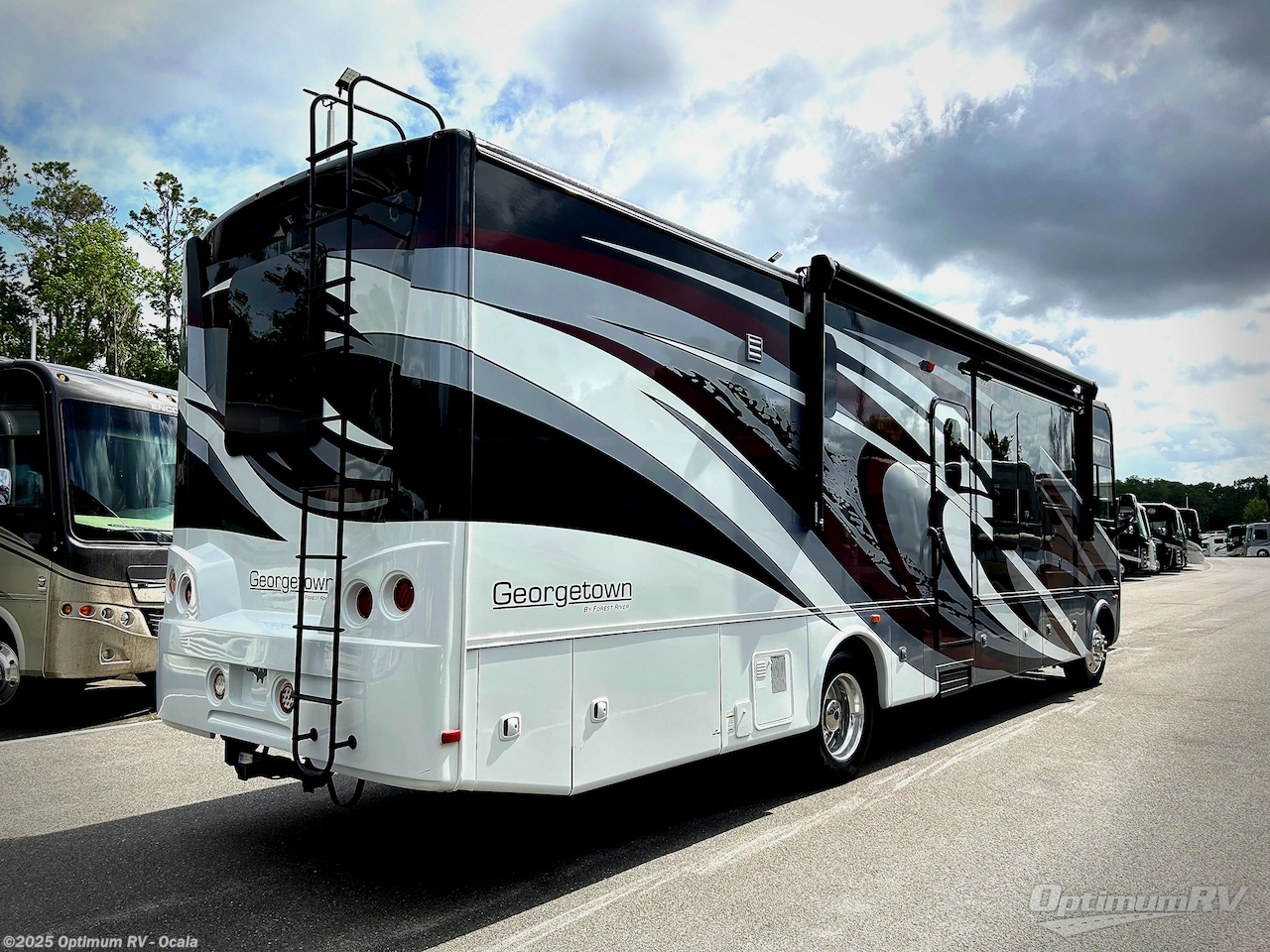 Call now about this 2019 Forest River Georgetown XL 378TS! 2019 Forest River Georgetown XL 378TS - Used Class A For Sale by Optimum RV - Ocala in Ocala, Florida features Slideout, Awning