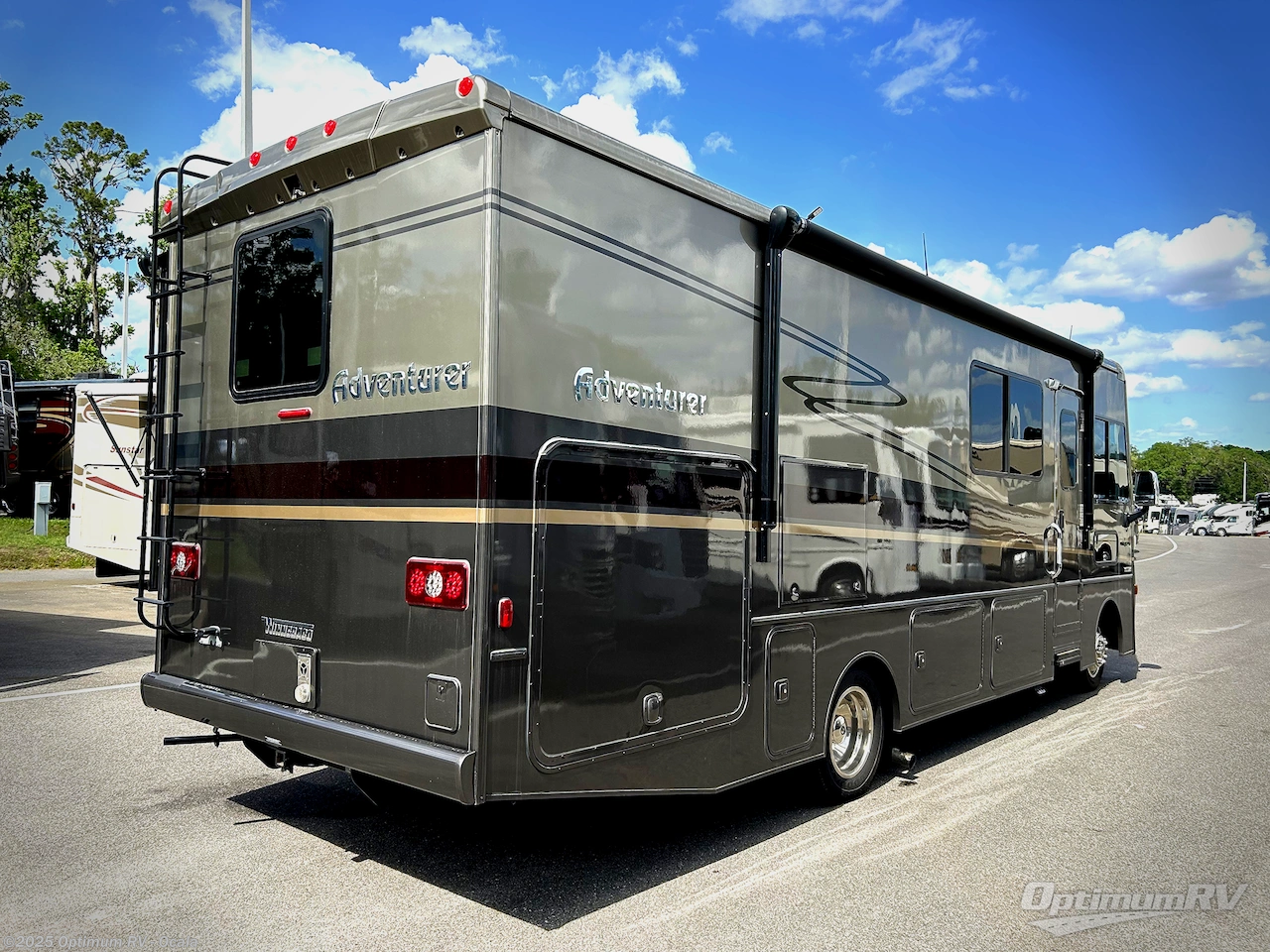 Call now about this 2022 Winnebago Adventurer 29B! 2022 Winnebago Adventurer 29B - Used Class A For Sale by Optimum RV - Ocala in Ocala, Florida features Awning, Slideout
