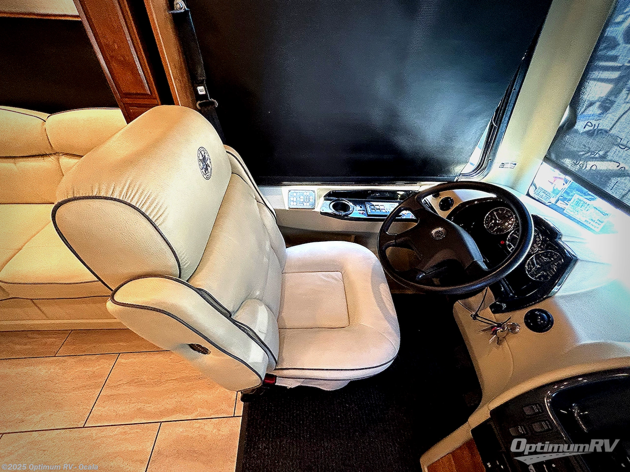 Contact us now about this 2017 Tiffin Allegro Breeze 32 BR! 2017 Allegro Breeze 32 BR by Tiffin from Optimum RV - Ocala in Ocala, Florida