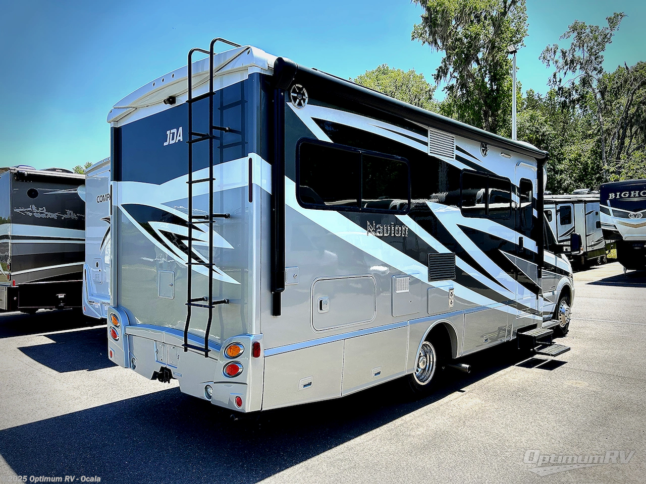 Call now about this 2016 Itasca Navion 24J! 2016 Itasca Navion 24J - Used Class C For Sale by Optimum RV - Ocala in Ocala, Florida features Slideout
