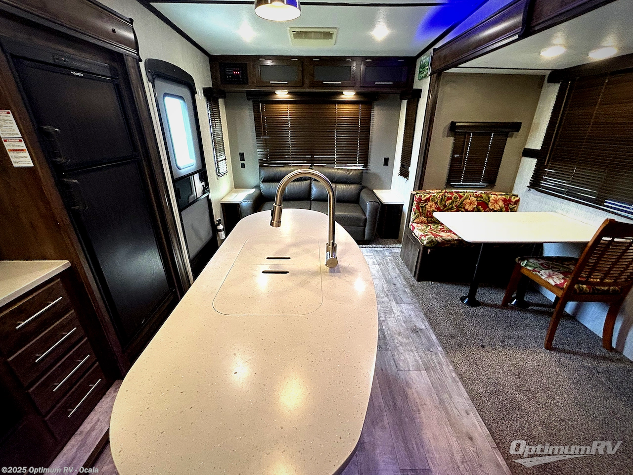 Call now about this 2019 CrossRoads Volante 250RL! 2019 CrossRoads Volante 250RL - Used Fifth Wheel For Sale by Optimum RV - Ocala in Ocala, Florida features Slideout, Awning