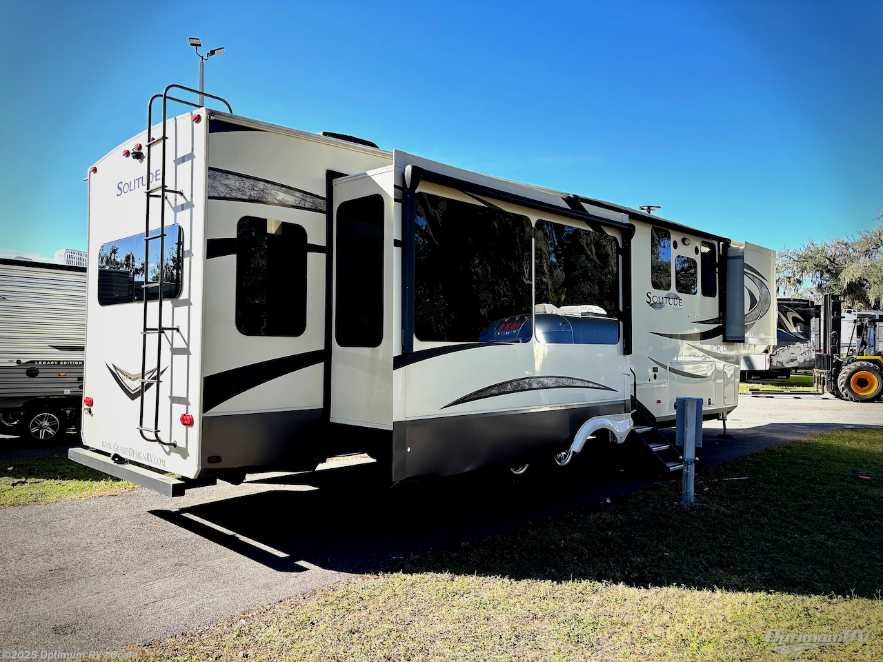 Call now about this 2019 Grand Design Solitude 372WB! 2019 Grand Design Solitude 372WB - Used Fifth Wheel For Sale by Optimum RV - Ocala in Ocala, Florida features Slideout, Awning