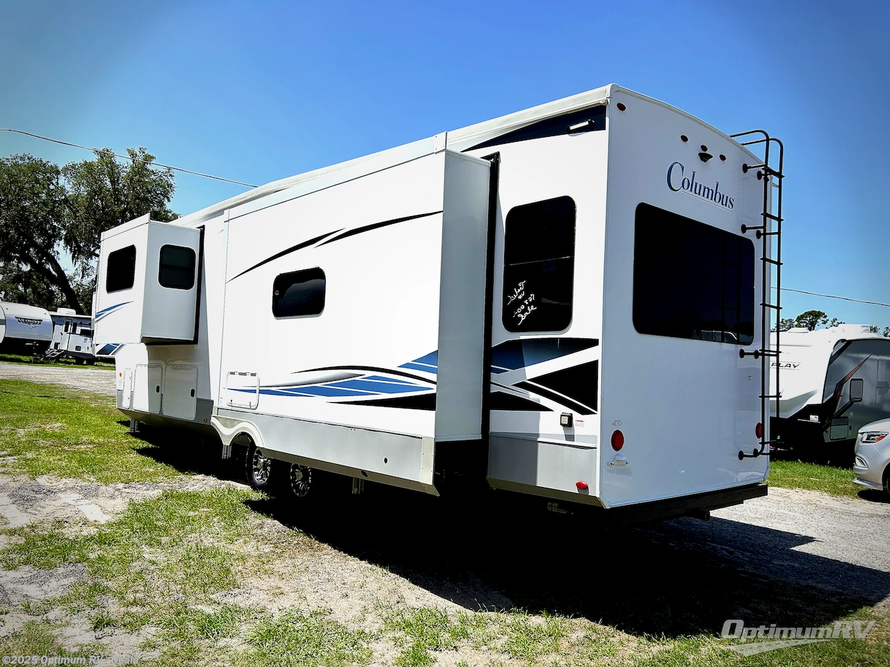 Contact us now about this 2022 Palomino Columbus 383FB! 2022 Columbus 383FB by Palomino from Optimum RV - Ocala in Ocala, Florida