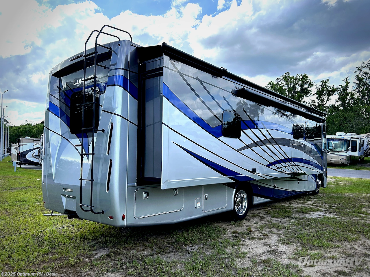 Call now about this 2023 Thor Luminate CC35! 2023 Thor Luminate CC35 - Used Class A For Sale by Optimum RV - Ocala in Ocala, Florida features Awning, Slideout