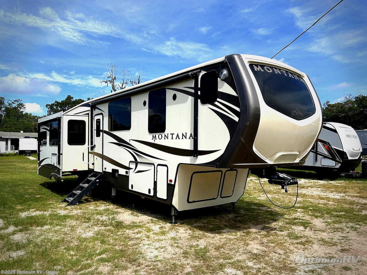 Email now about this 2017 Keystone Montana 3810 MS! Used 2017 Keystone Montana 3810 MS available in Ocala, Florida