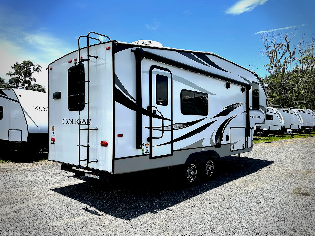 Call now about this 2022 Keystone Cougar Half-Ton 23MLS! 2022 Keystone Cougar Half-Ton 23MLS - Used Fifth Wheel For Sale by Optimum RV - Ocala in Ocala, Florida features Slideout, Awning