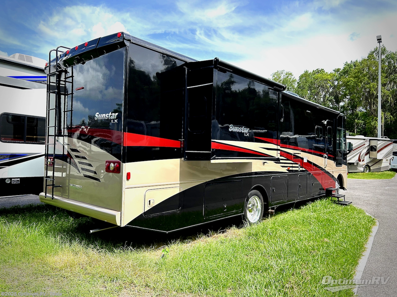 Call now about this 2019 Winnebago Sunstar LX 35F! 2019 Winnebago Sunstar LX 35F - Used Class A For Sale by Optimum RV - Ocala in Ocala, Florida features Awning, Slideout