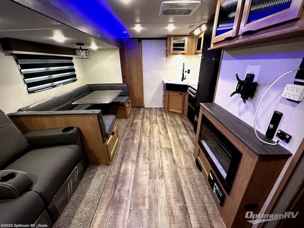 Used 2024 Forest River Cherokee Alpha Wolf 26RB-L available in Ocala, Florida