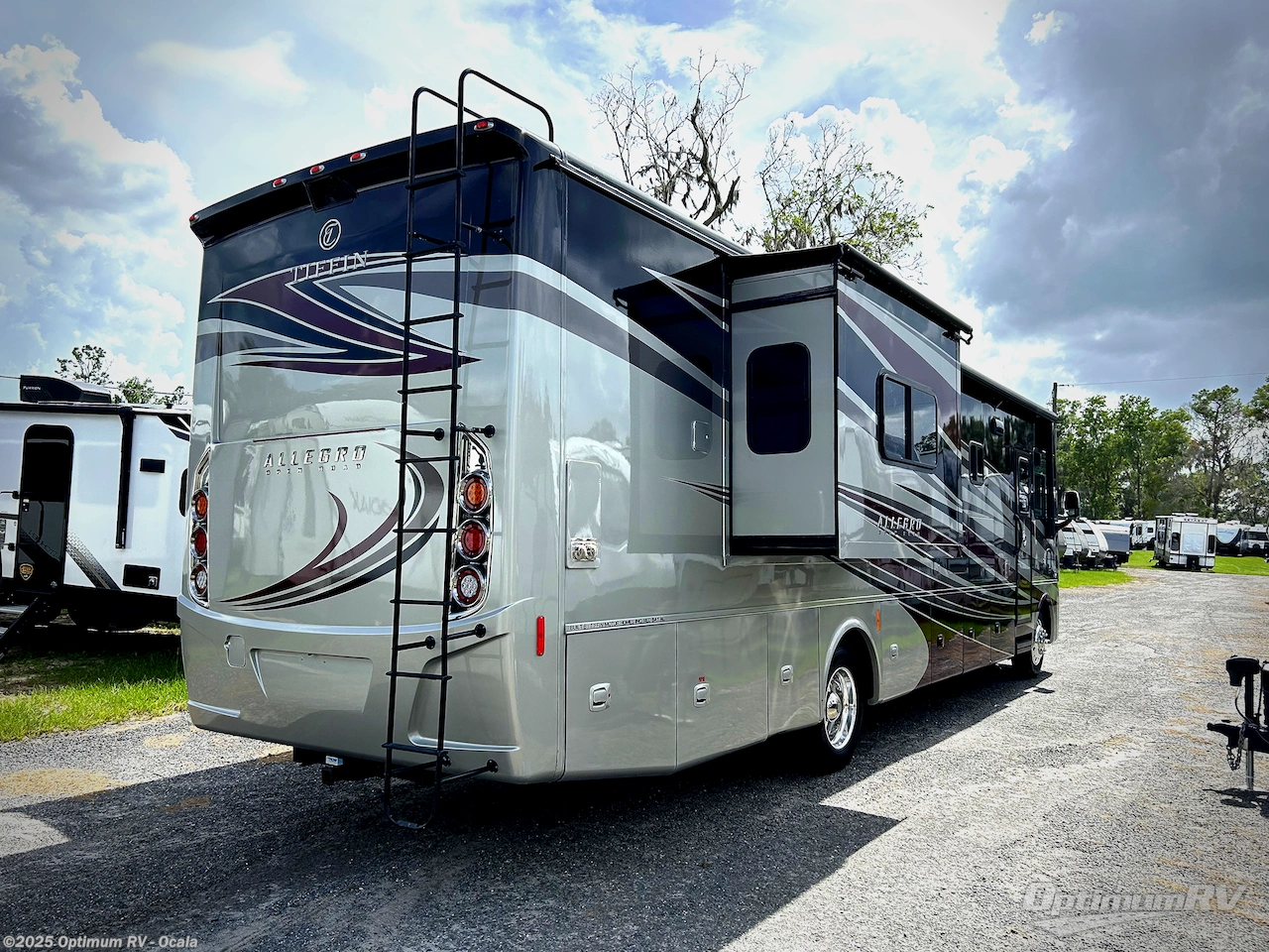 Call now about this 2017 Tiffin Allegro 36 UA! 2017 Tiffin Allegro 36 UA - Used Class A For Sale by Optimum RV - Ocala in Ocala, Florida features Awning, Slideout