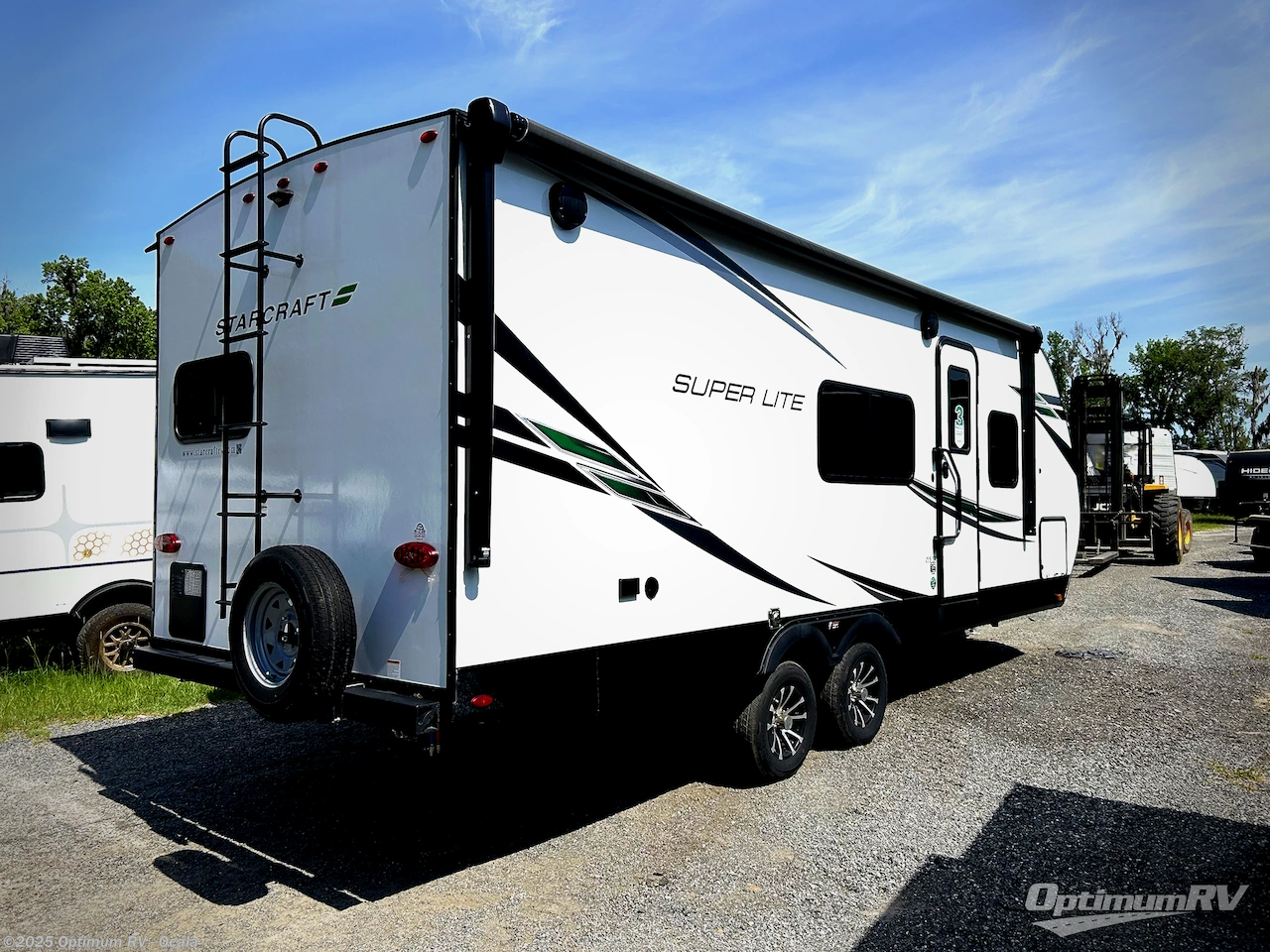 Call now about this 2024 Starcraft Super Lite 225CK! 2024 Starcraft Super Lite 225CK - Used Travel Trailer For Sale by Optimum RV - Ocala in Ocala, Florida features Slideout, Awning