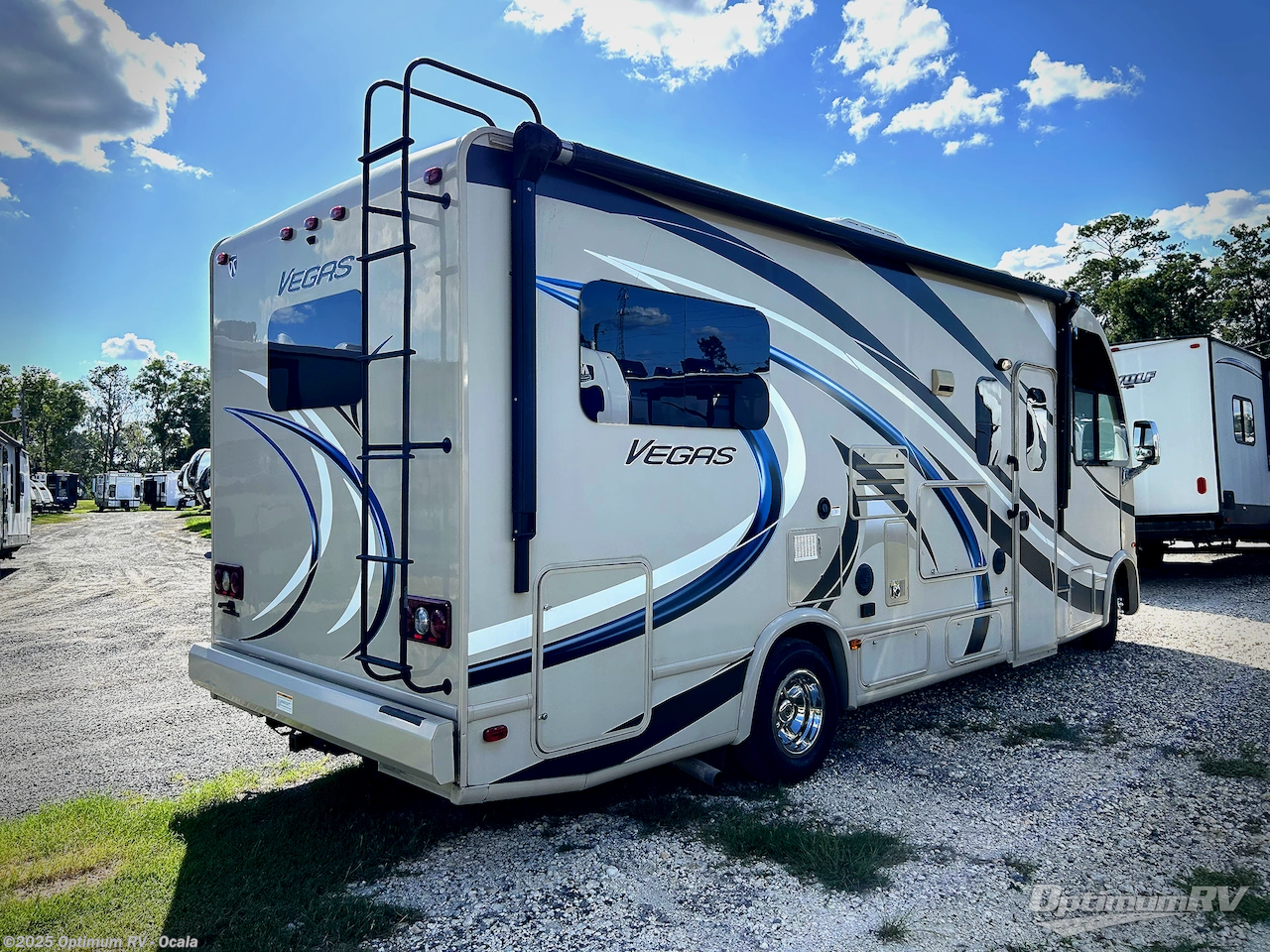 Call now about this 2016 Thor Vegas 24.1! 2016 Thor Vegas 24.1 - Used Class A For Sale by Optimum RV - Ocala in Ocala, Florida features Slideout