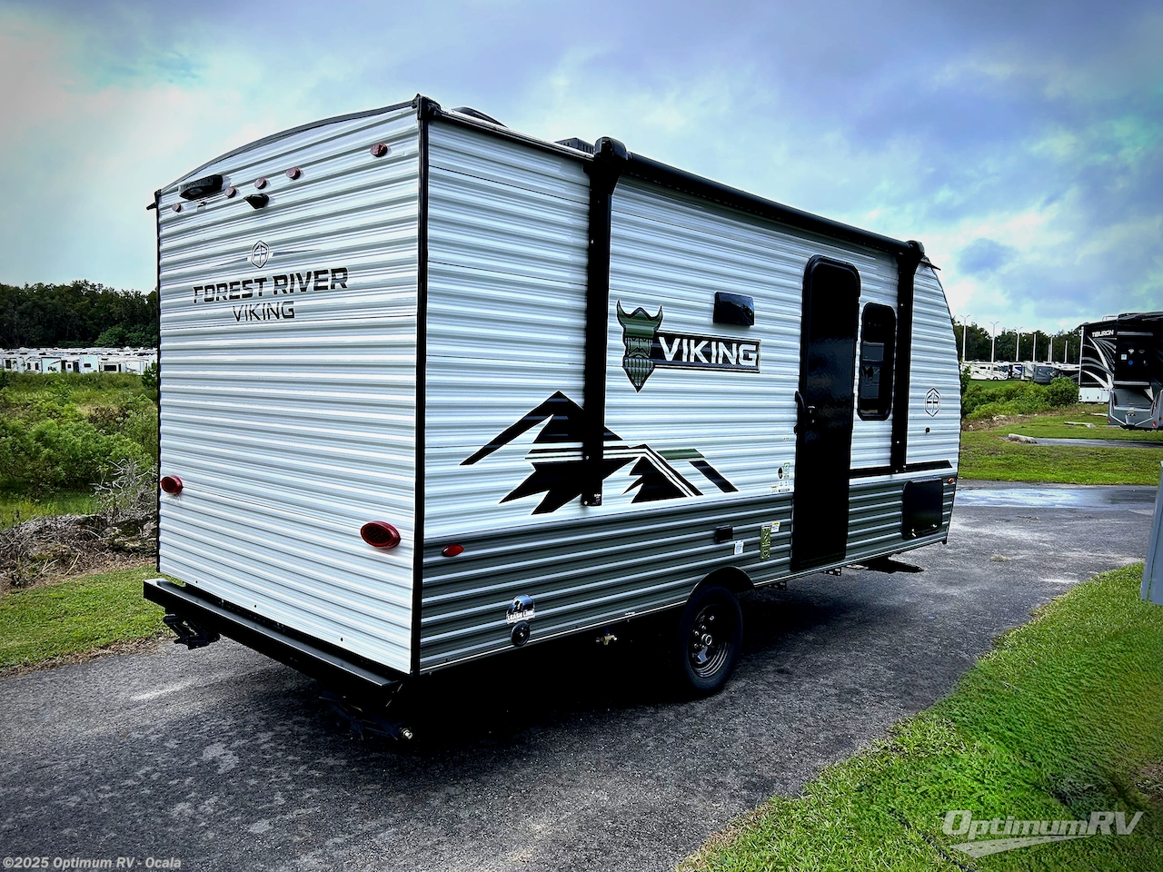 Call now about this 2026 Forest River Viking 4K Series 18FQ! 2026 Forest River Viking 4K Series 18FQ - New Travel Trailer For Sale by Optimum RV - Ocala in Ocala, Florida features Awning