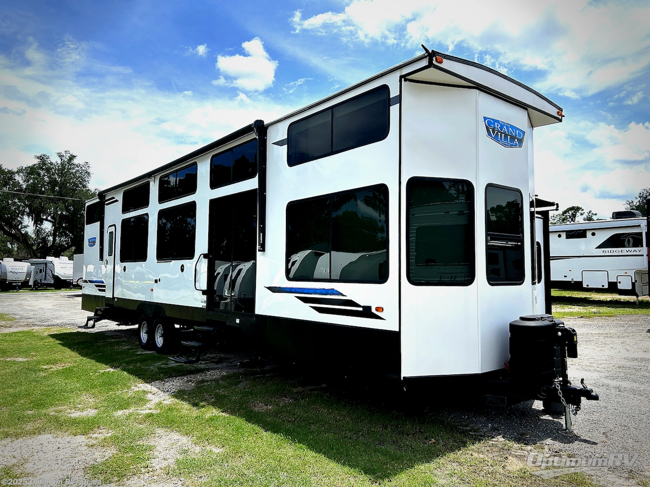 Email now about this 2024 Forest River Salem Grand Villa 42VIEW! Used 2024 Forest River Salem Grand Villa 42VIEW available in Ocala, Florida