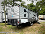 Call now about this 2024 Coachmen Catalina Legacy Edition 293QBCK! 2024 Coachmen Catalina Legacy Edition 293QBCK - Used Travel Trailer For Sale by Optimum RV - Ocala in Ocala, Florida features Awning, Slideout