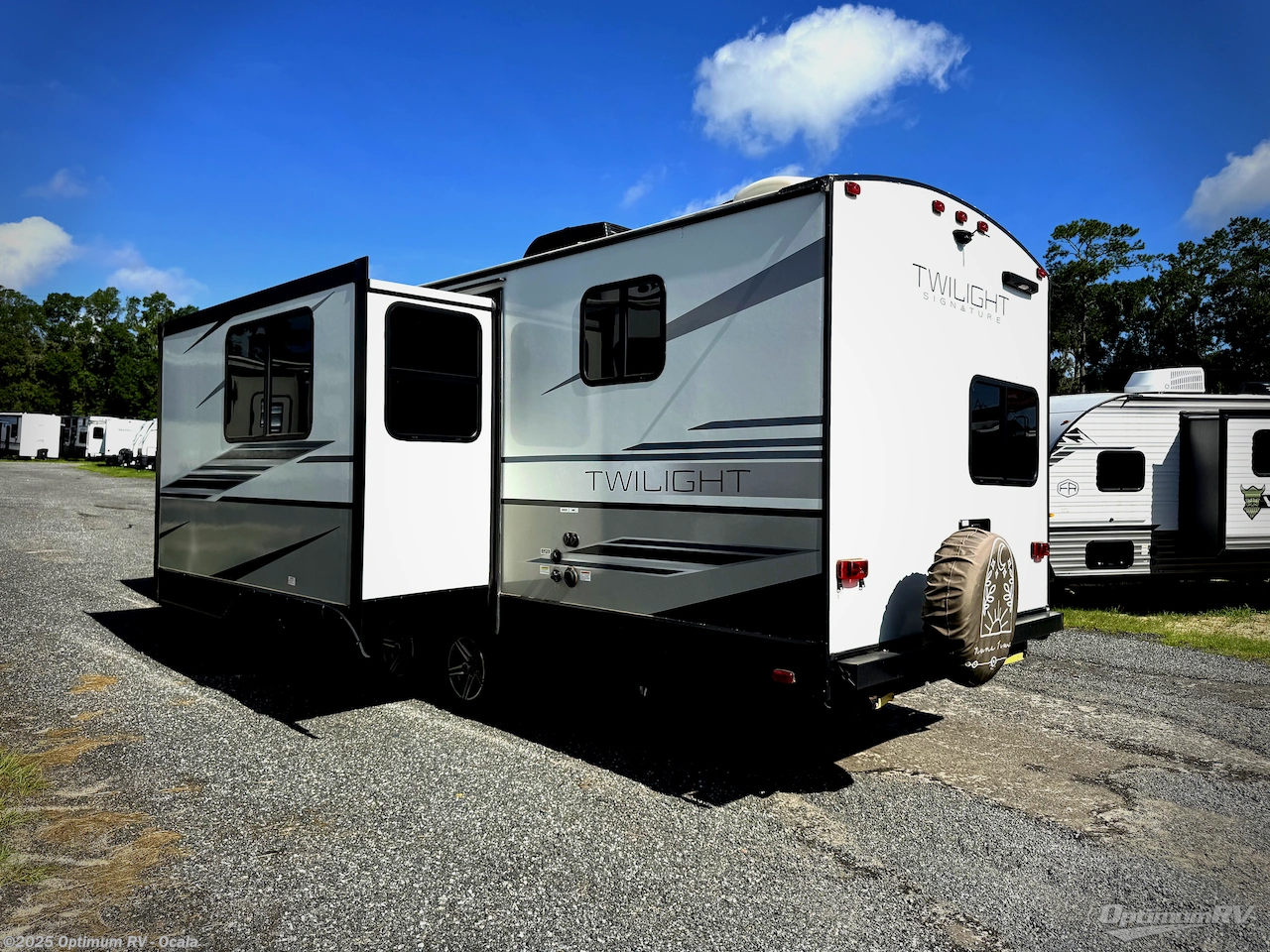 Contact us now about this 2022 Cruiser RV Twilight Signature TWS 2580! 2022 Twilight Signature TWS 2580 by Cruiser RV from Optimum RV - Ocala in Ocala, Florida