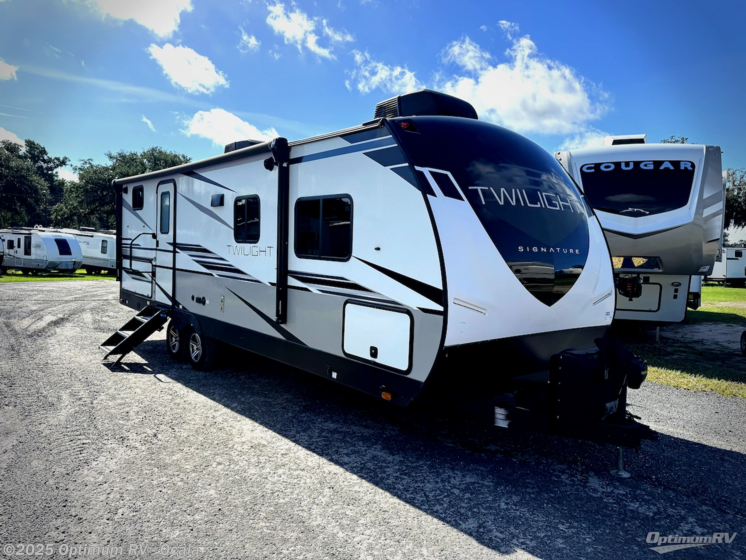 Email now about this 2022 Cruiser RV Twilight Signature TWS 2580! Used 2022 Cruiser RV Twilight Signature TWS 2580 available in Ocala, Florida