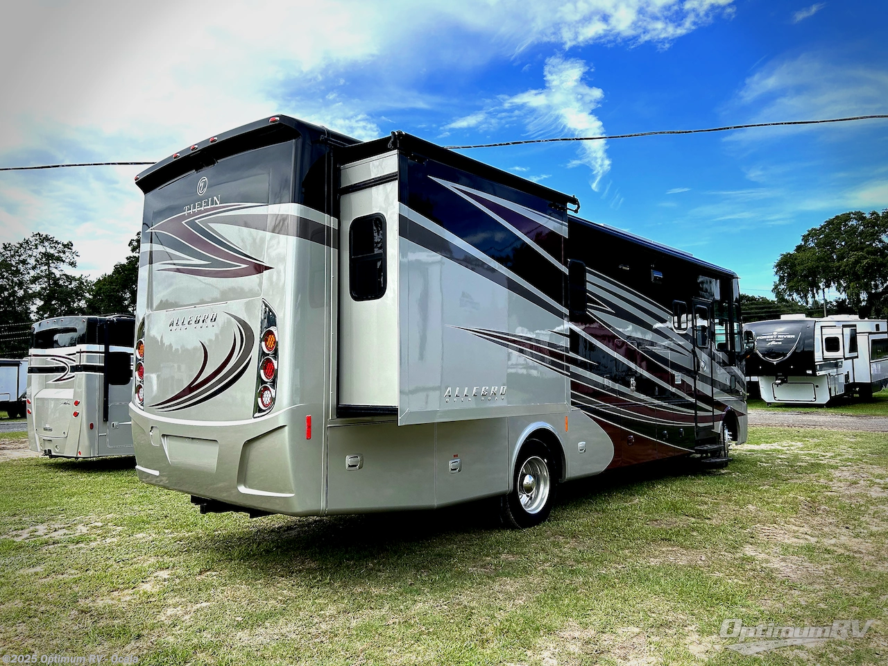 Call now about this 2017 Tiffin Allegro 32 SA! 2017 Tiffin Allegro 32 SA - Used Class A For Sale by Optimum RV - Ocala in Ocala, Florida features Awning, Slideout