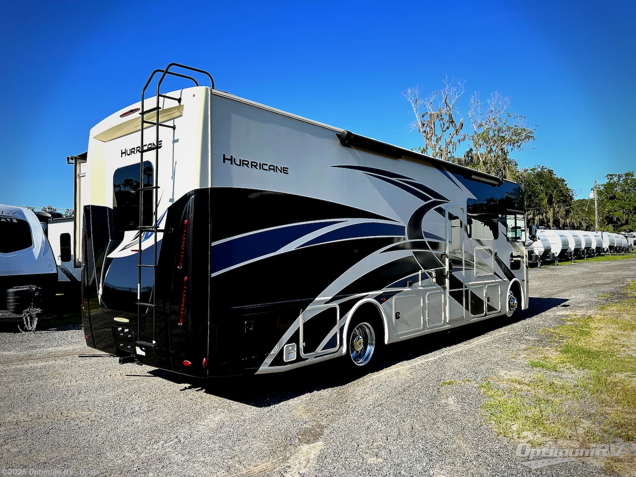 Call now about this 2022 Thor Hurricane 31C! 2022 Thor Hurricane 31C - Used Class A For Sale by Optimum RV - Ocala in Ocala, Florida features Slideout, Awning